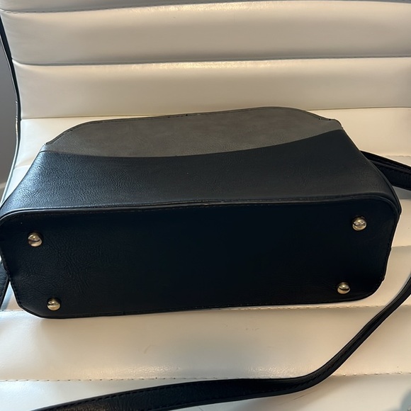 Dasein Crossbody purse. Classic black and gray - Picture 5 of 5